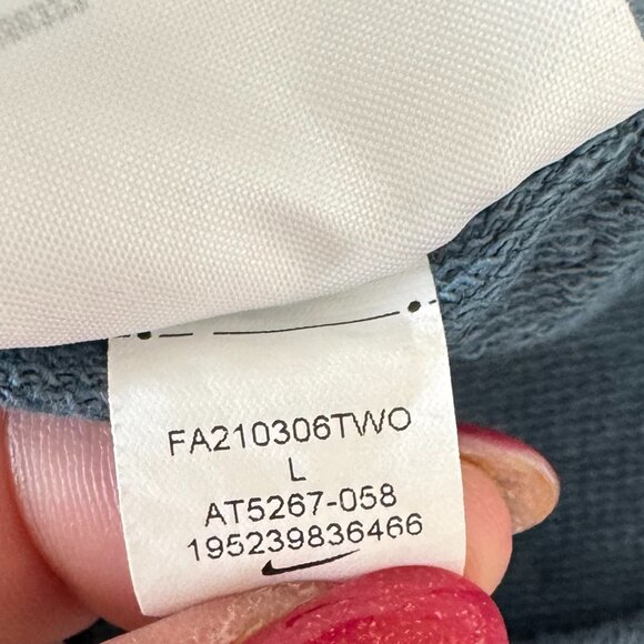 Nike Dark Blue Logo Shorts – Size L - Picture 6 of 6